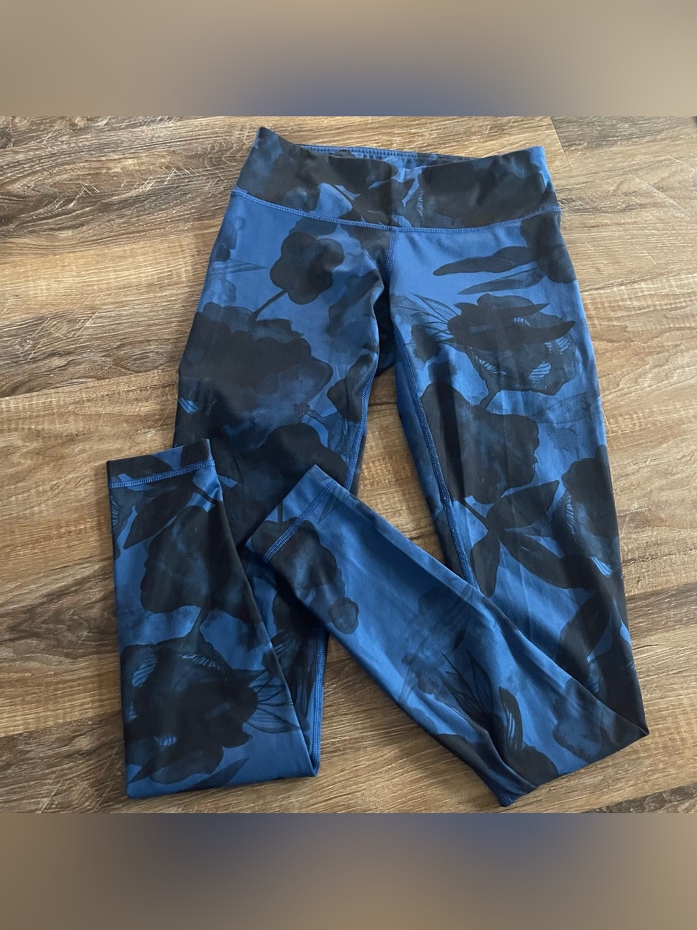Lululemon Wunder Under Pant Full-On Luxtreme Blue Floral Size 4 W5E34S